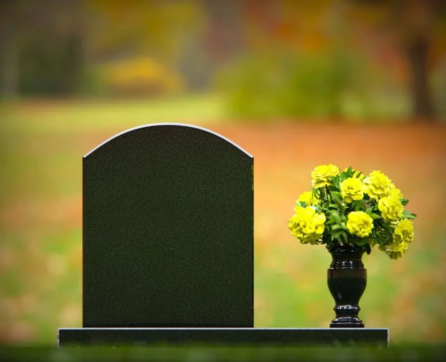 Classic Arched-Top Upright Headstone 18 x 3 x 35